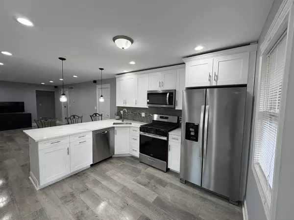 Lisle, IL 60532,5517 Essex RD