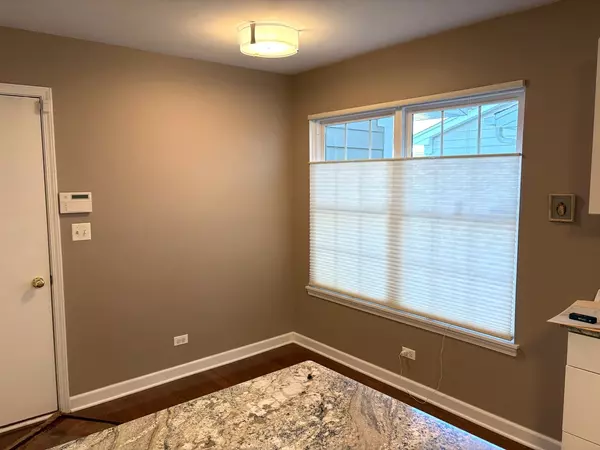 Carol Stream, IL 60188,607 Kingsbridge DR