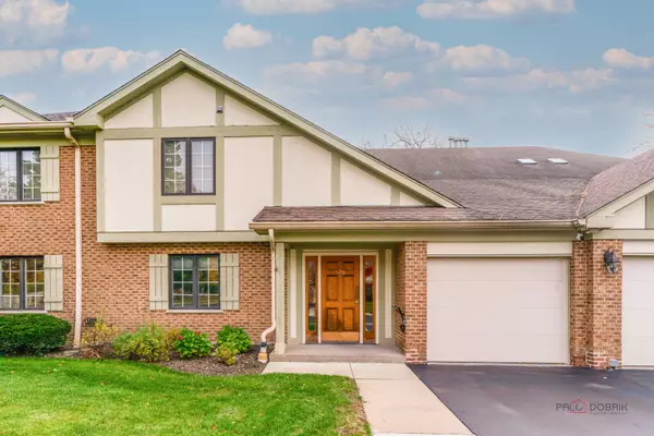 Deerfield, IL 60015,970 Ivy LN #C