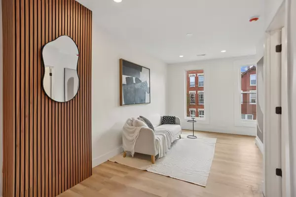 Chicago, IL 60642,1310 W Erie ST #2