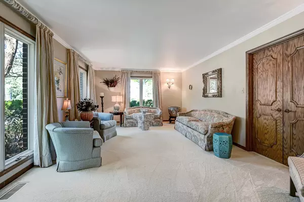 Burr Ridge, IL 60527,107 Stirrup LN