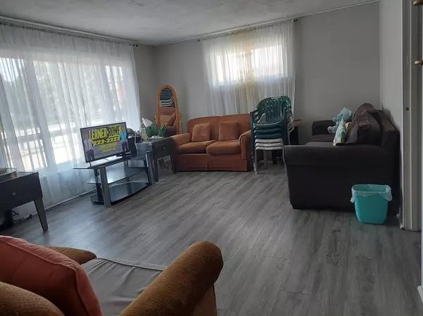 Hometown, IL 60456,4421 W 87th ST