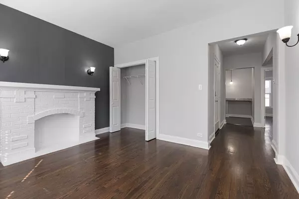 Chicago, IL 60660,1104 W Glenlake AVE #2