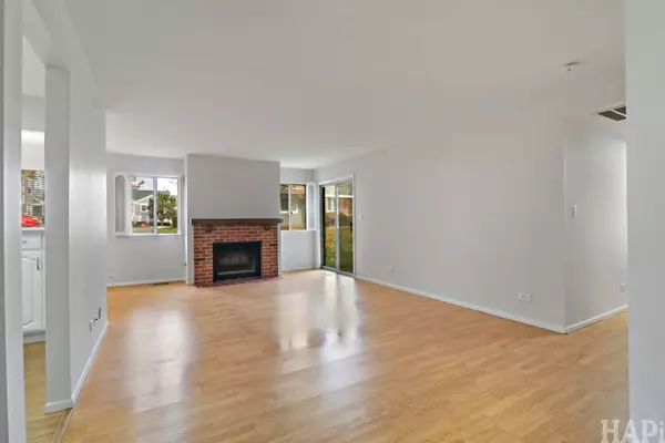 Schaumburg, IL 60194,602 Eastview CT #Z1