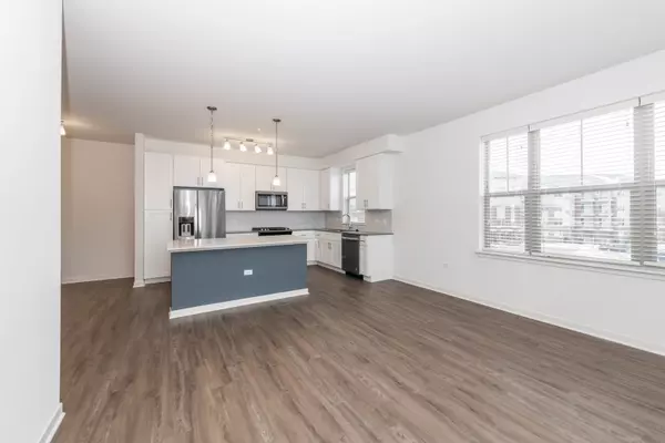 Deer Park, IL 60010,21599 W Field CT #1-110