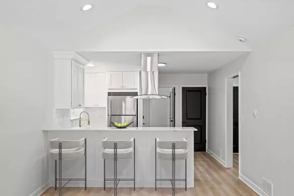 Berwyn, IL 60402,6444 28th PL