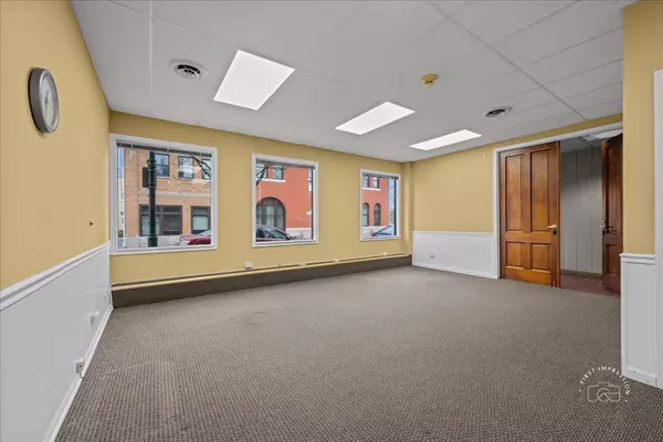 St. Charles, IL 60174,14 N Riverside AVE #12-14