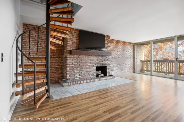 Lisle, IL 60532,5600 Hillcrest LN #3D