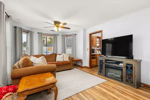 Essex, IL 60935,102 Waverly ST