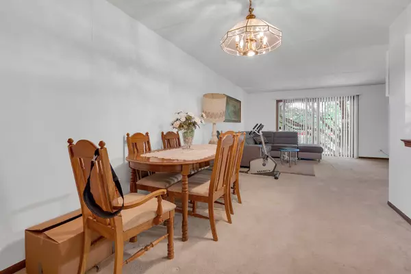 Chicago, IL 60634,6530 W IRVING PARK RD #207