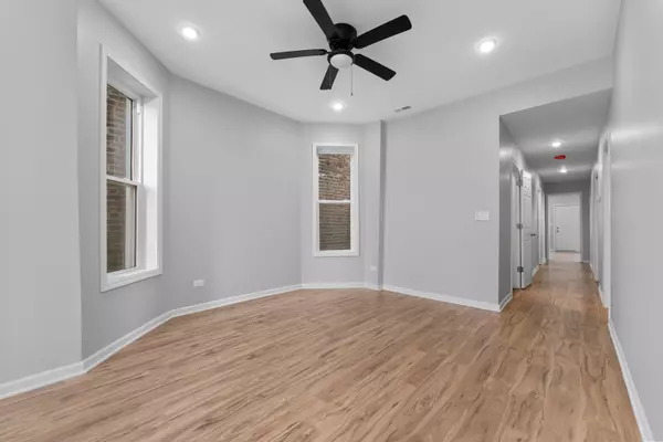 Chicago, IL 60624,736 N Sawyer AVE