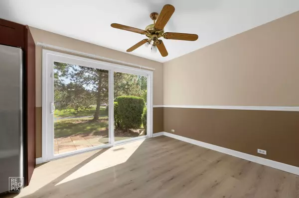 Elgin, IL 60123,1705 College Green DR #1705