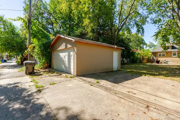 Chicago, IL 60617,7933 S Constance AVE