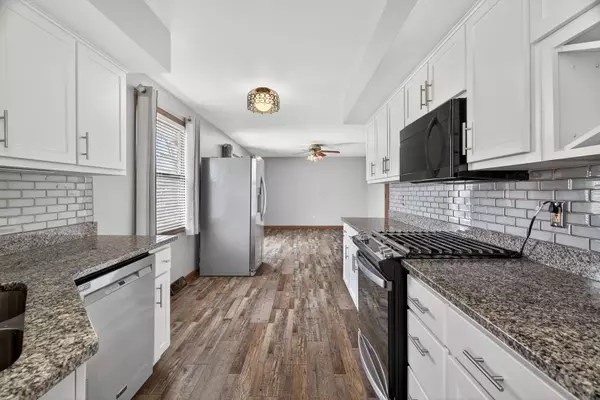 Shorewood, IL 60404,616 Ca Crest DR