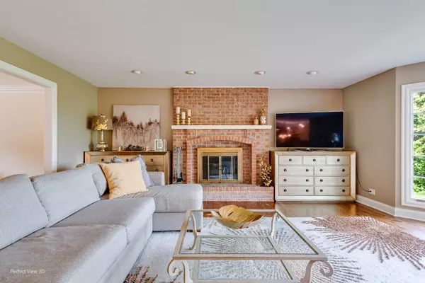 Woodridge, IL 60517,6441 BOBBY JONES LN