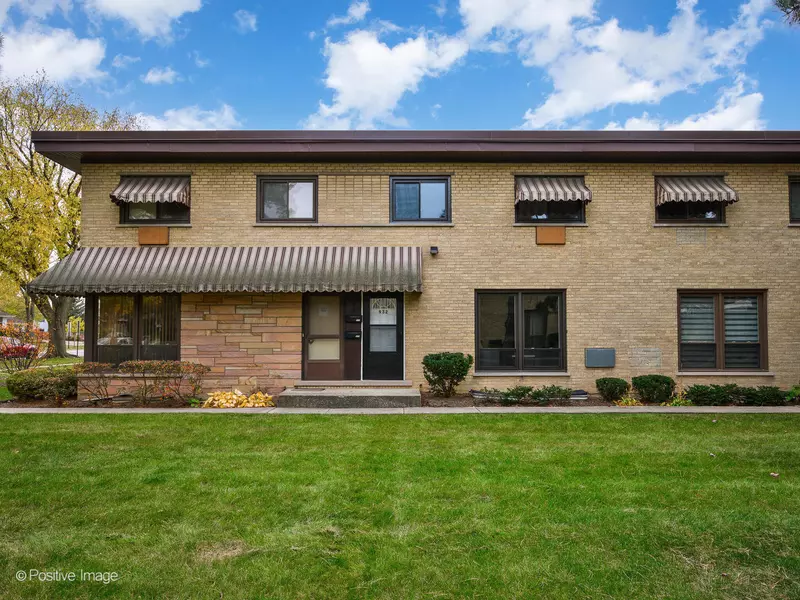 932 N Wheeling RD, Mount Prospect, IL 60056