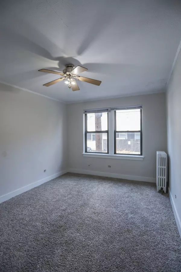 Chicago, IL 60615,5210 S Woodlawn AVE #107