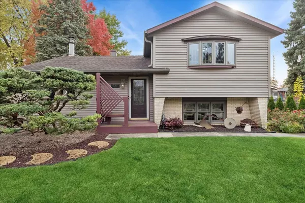 2813 Theresa AVE, Waukegan, IL 60085