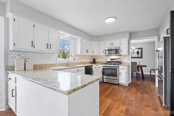 Geneva, IL 60134,602 Highbury LN