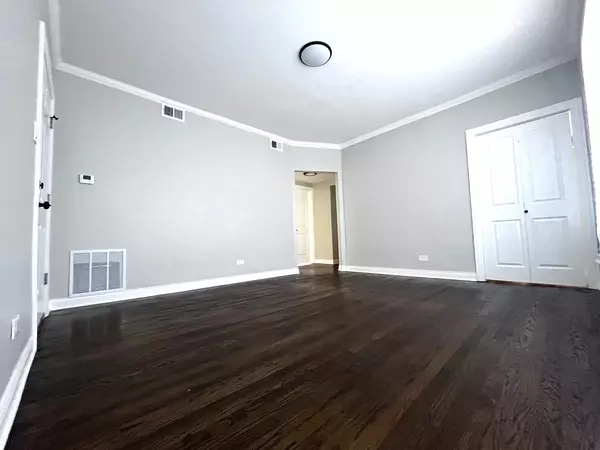 Chicago, IL 60620,517 W 75th ST