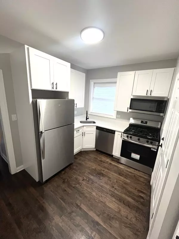 Chicago, IL 60620,517 W 75th ST