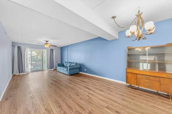 Oak Lawn, IL 60453,4530 W 93rd ST #1A