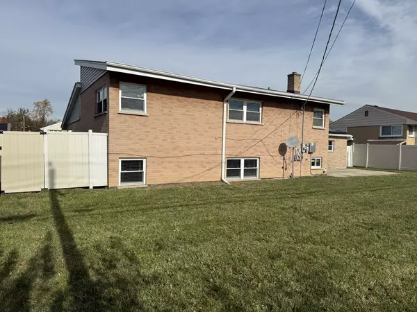 Morton Grove, IL 60053,5701 Emerson ST