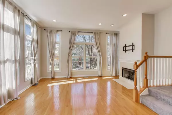 Palatine, IL 60067,125 N Rose ST #E