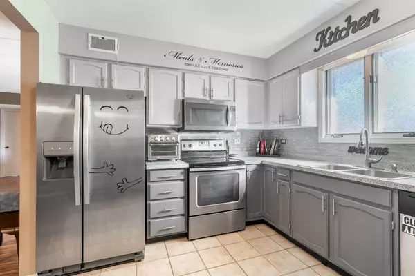 Palos Hills, IL 60465,11045 S Theresa CIR #2B