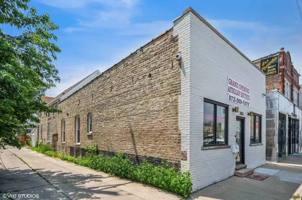 Chicago, IL 60647,2313 W Fullerton AVE