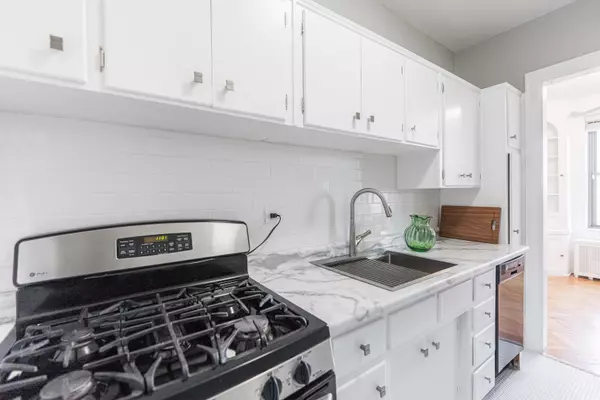 Chicago, IL 60614,2000 N Lincoln Park West Pkwy #607