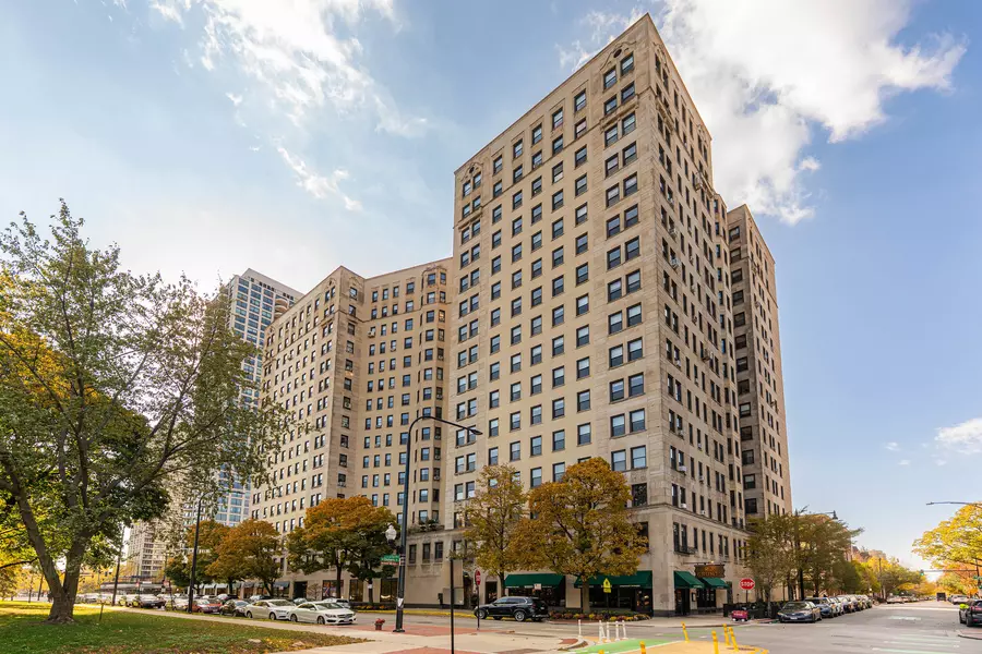 2000 N Lincoln Park West Pkwy #607, Chicago, IL 60614