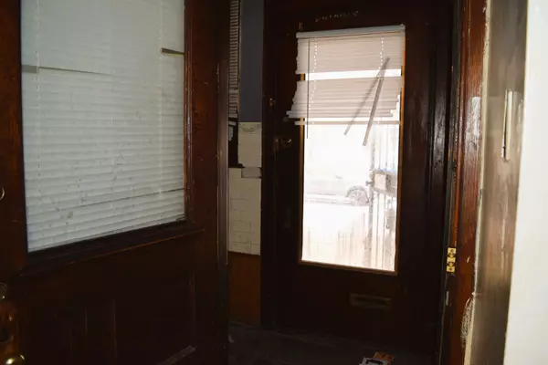 Chicago, IL 60624,4252 W Gladys AVE