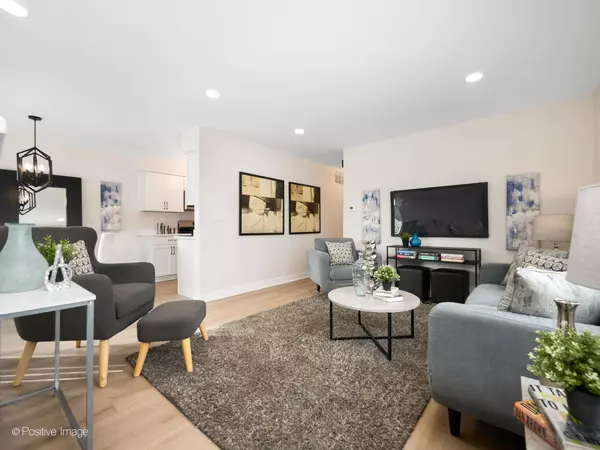 Wheeling, IL 60090,823 Cambridge PL #823