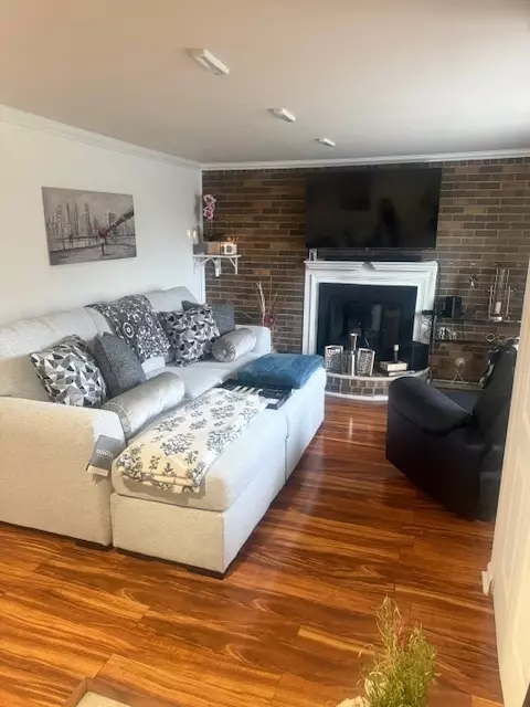 Antioch, IL 60002,22172 W Pineview DR