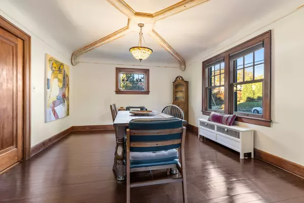 Rockford, IL 61104,2322 E State ST