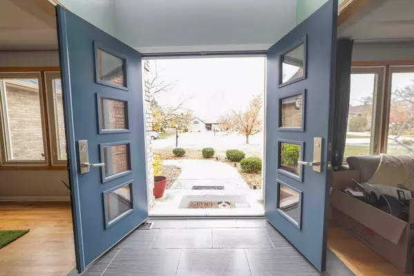 Homer Glen, IL 60491,16857 S Deer Path DR