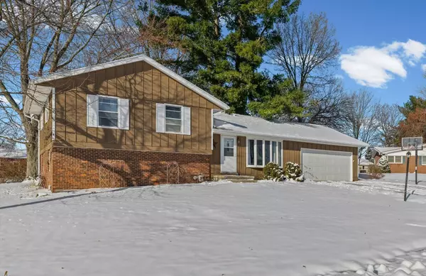 Mahomet, IL 61853,411 Weathering DR