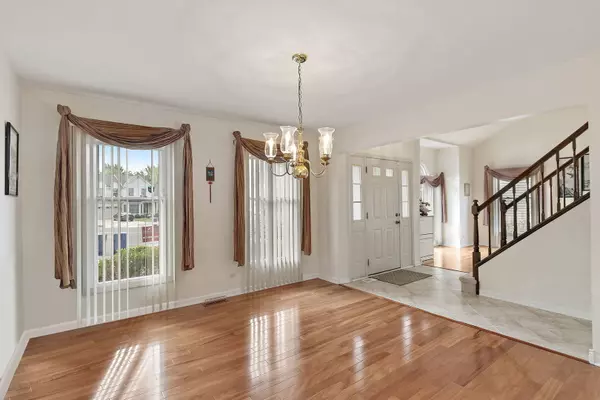 Schaumburg, IL 60193,2404 Baldwin CT