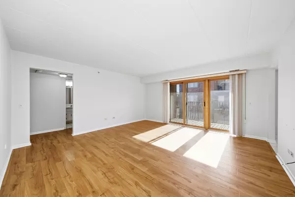 Oak Lawn, IL 60453,6211 W 94th ST #2SE