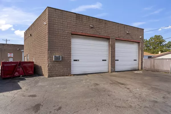 Chicago, IL 60638,5944 W 65th ST