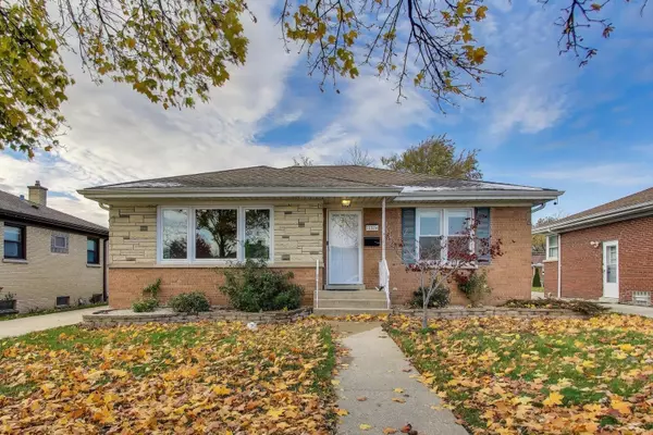 11104 Boeger CT, Westchester, IL 60154