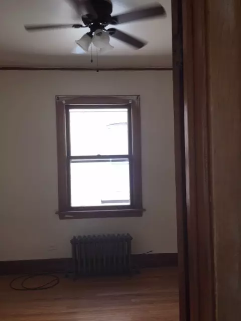 Berwyn, IL 60402,1816 Grove AVE #2