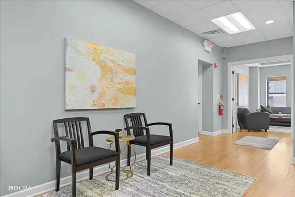 St. Charles, IL 60174,202 W Main ST #202