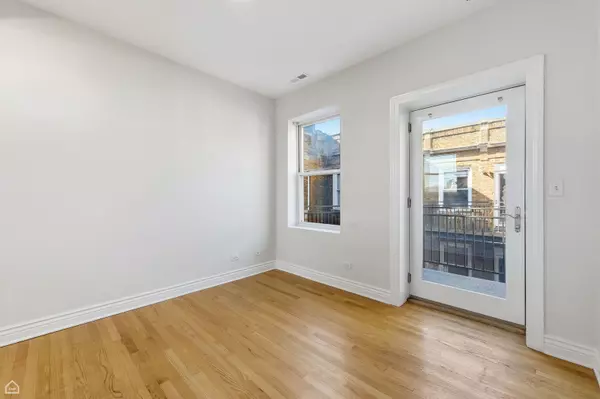 Chicago, IL 60660,1443 W VICTORIA ST #3E