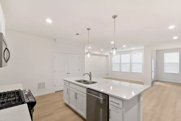 Bolingbrook, IL 60490,660 Switchgrass WAY #58002