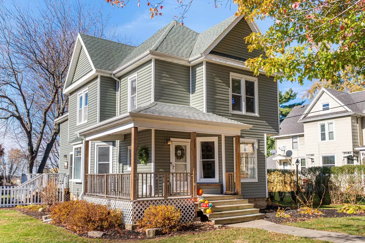 Ashton, IL 61006,705 Paddock AVE