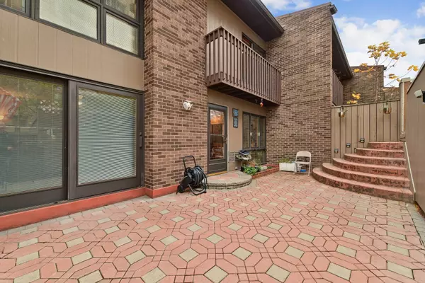 Wood Dale, IL 60191,351 S Dominion DR