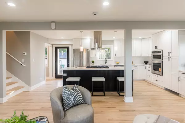 Lombard, IL 60148,147 W North AVE