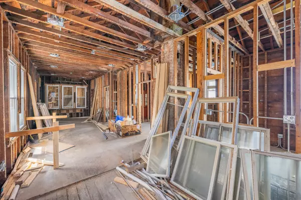 Chicago, IL 60609,5247 S May ST